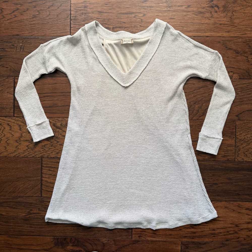 Altar’d State Women's Size Medium Beige Long Sleeve Knit V-Neck Sweater Dress